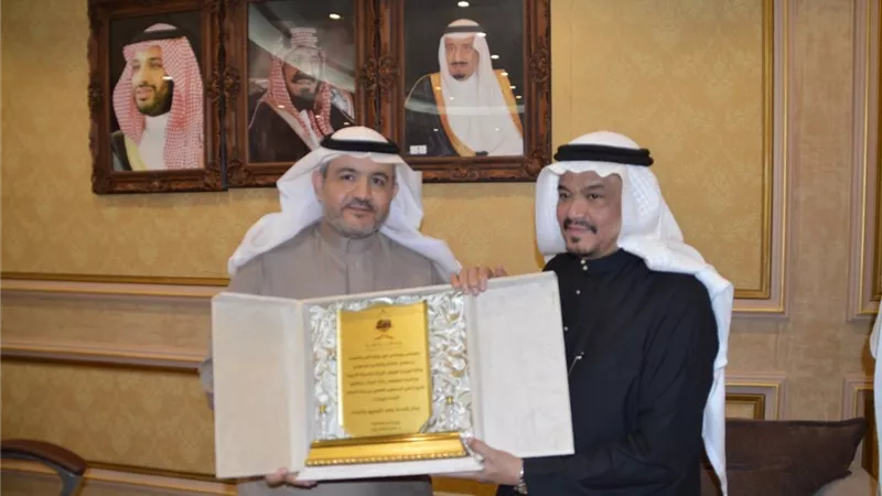 وزير الحج يطلع على الخطط التشغيلية للحج والعمرة