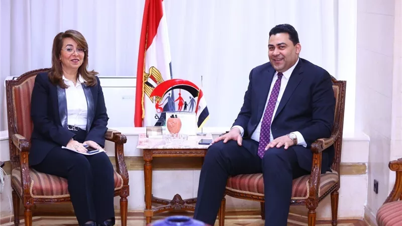 والى تستقبل الرئيس التنفيذى للمصرية للاتصالات