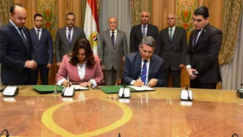 تعاون بين دمياط والإنتاج الحربى لإنشاء سوق حضارى برأس البر