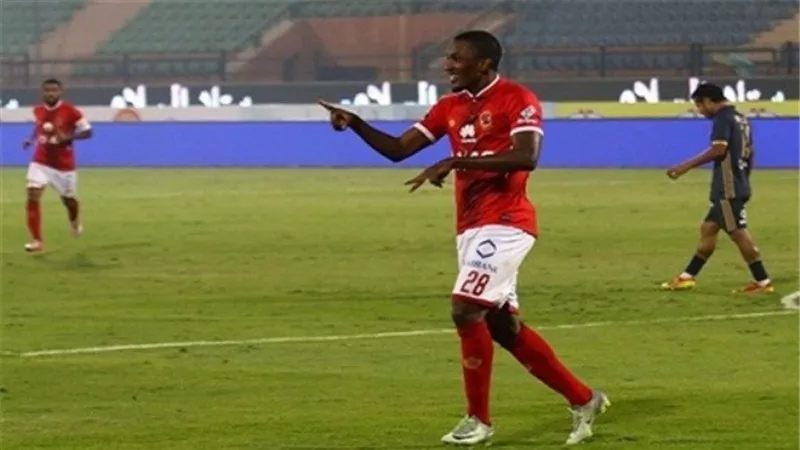 الأهلي يقترب من تجميد أزارو ومروان بسبب أجايي
