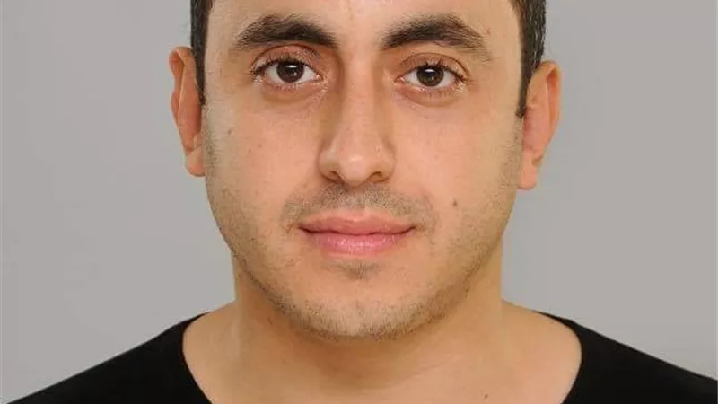 اطلبوا العلم من المهد الي اللحد