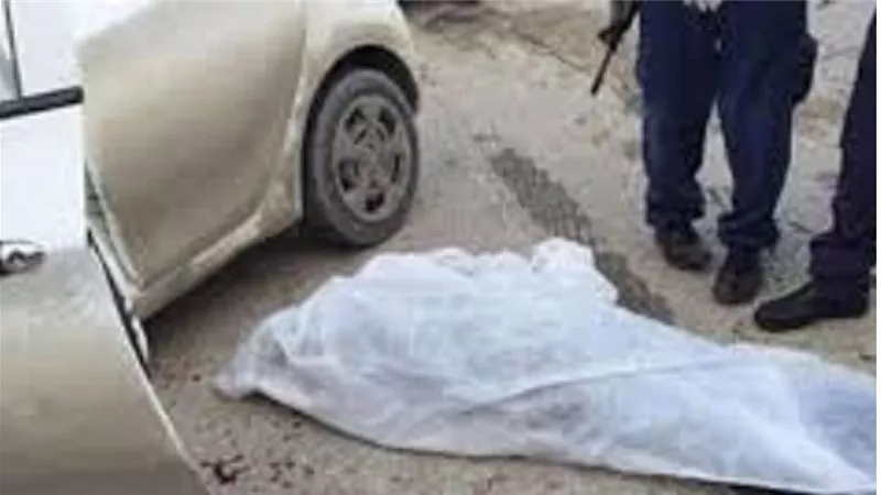 بعد كشفه عليها بدقائق .. طبيب يصدم طفلة بسيارته
