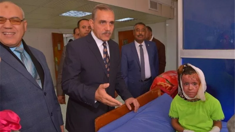 محافظ أسيوط يكرر زيارته للطفلة 