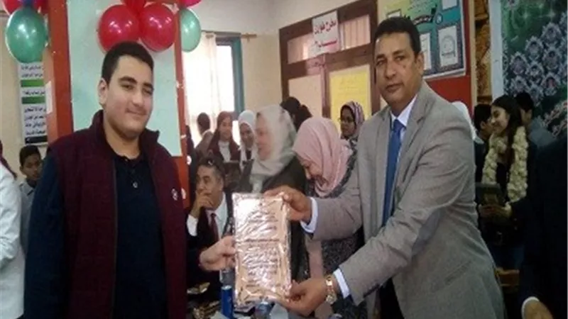 الويشي يكرم طلاب كفر الشيخ