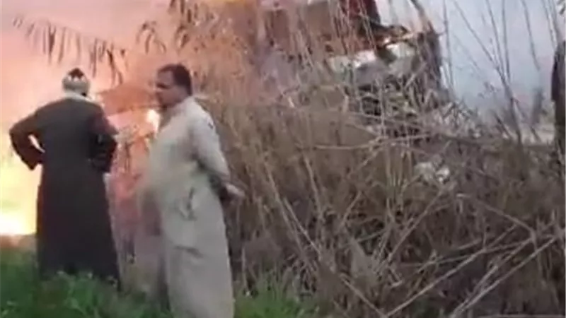 سائق سيارة وقود اشتعلت بها النيران داخل محطة بالغربية.. صور