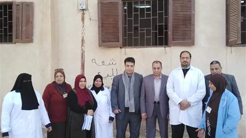 مدير التأمين الصحى يتابع المبادرة الرئاسية بادارات الشرقية
