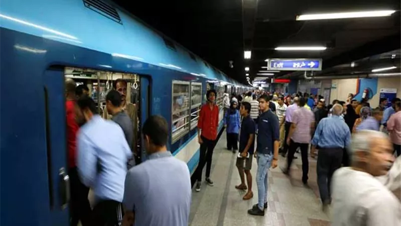 المترو يبدأ تركيب كاميرات مراقبة بمكاتب حجز التذاكر