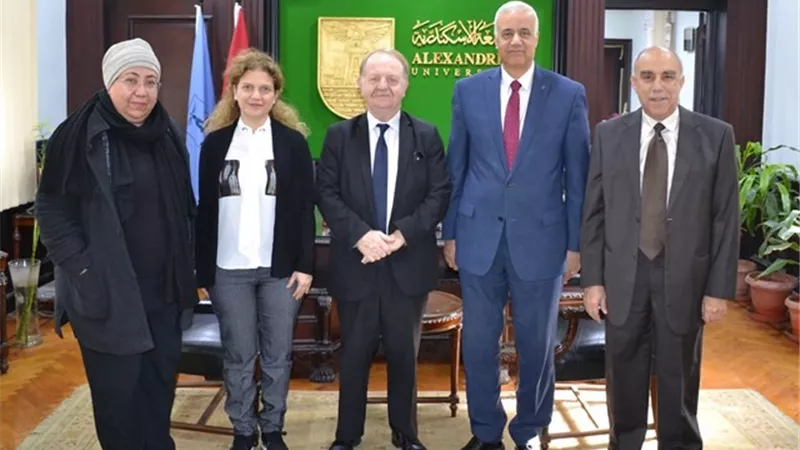 الوكلة الفرانكوفونية بجامعة الاسكندرية تطوير المجالات العلمية والحثية والثقافية للطلاب الدارسين باللفة الفرنسية