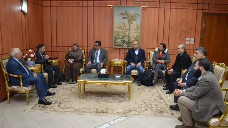 محافظ بورسعيد ومدير مشروع 