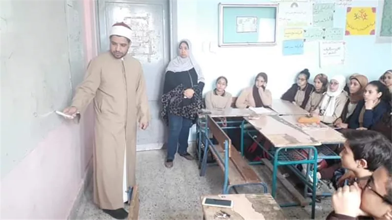 التنمر عنوان لقاء أوقاف العبور بطلاب مدارس الصداقة الوطنية