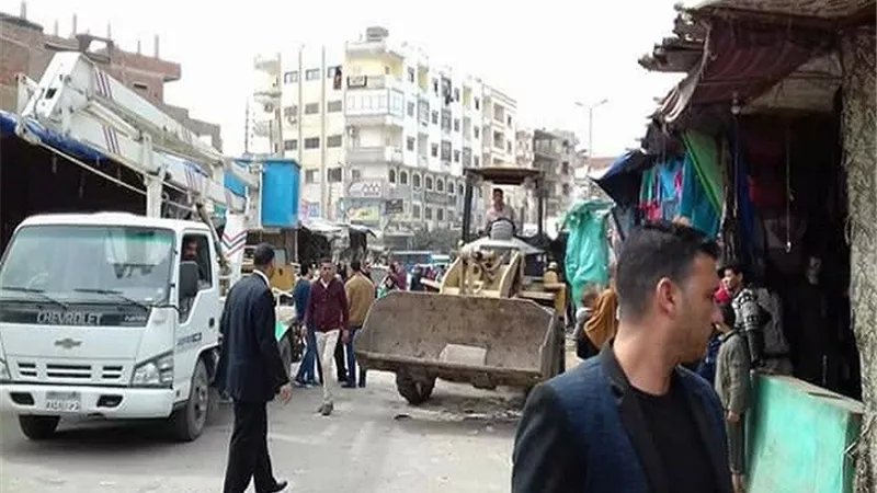 حملات مستمرة لرفع القمامة وإزالة الإشغالات بمطروح