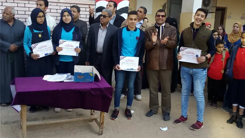 مدرسة الشهيد عادل عبيدو تكرم اوائل الطلاب عن الفصل الدراسي الاول