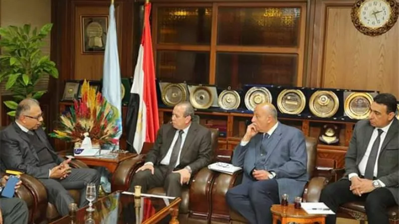 محافظ كفرالشيخ يعتمد خطة مراقبة الشوارع والميادين بكفر الشيخ بالكاميرات