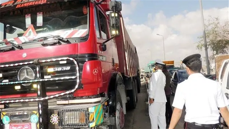 ضبط 9 سائقين سيارات نقل يتعاطون المخدرات بطرق السويس