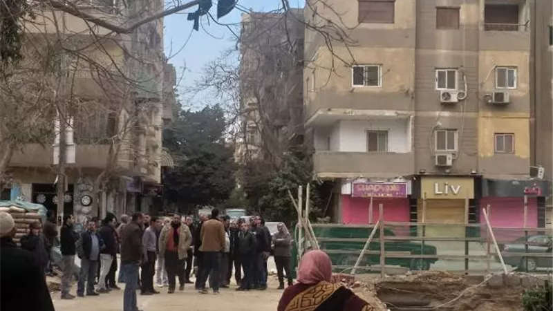 بالصور.. تصدع عقار يذير الذعر والرعب لأهالي حدائق حلوان