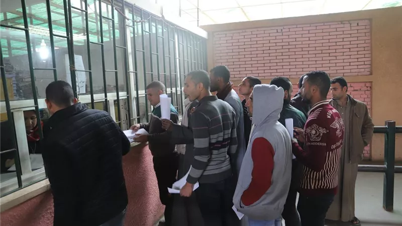 القوي العاملة: 1185 عاملا تقدموا للعمل بإحدي دول الخليج