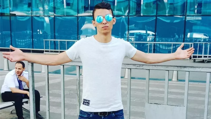 هاشتاج #زعيم_تويتر .. تعرف على صاحبه .. ورأيه فى التابلت المدرسي