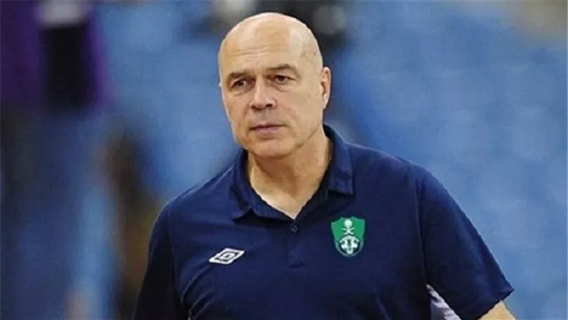 جروس يظهر العين الحمراء للاعبى الزمالك