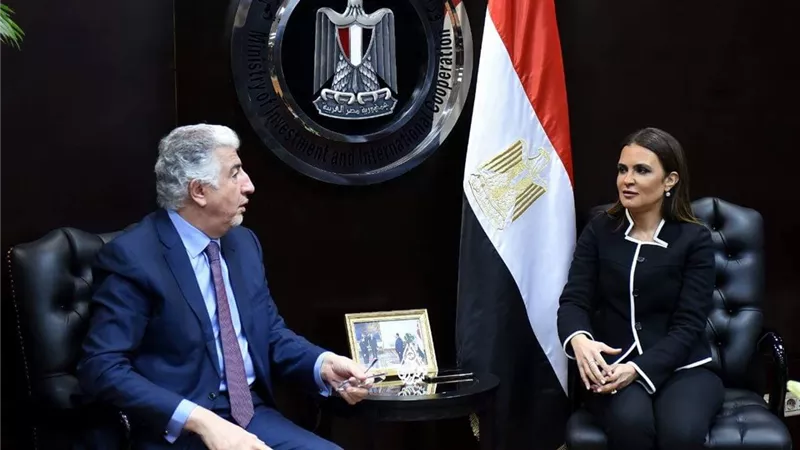 وزيرة الاستثمار تبحث مع الرئيس التنفيذي للمؤسسة الدولية الإسلامية الشراكة مع القطاع الخاص