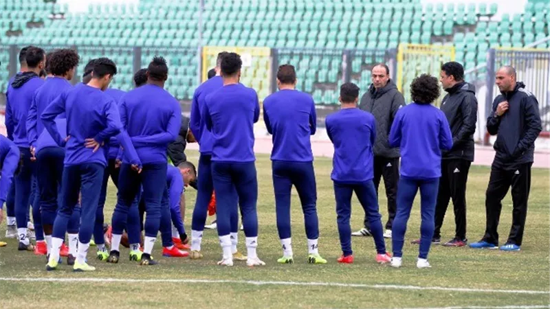 المران الأساسي لفريق كرة القدم بالنادى المصرى استعداداً لمواجهة طلائع الجيش