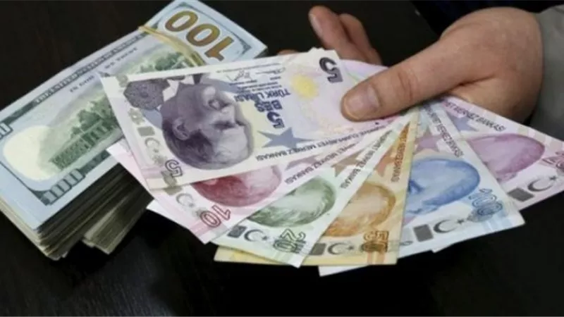 هبوط الليرة التركية لأدنى مستوياتها