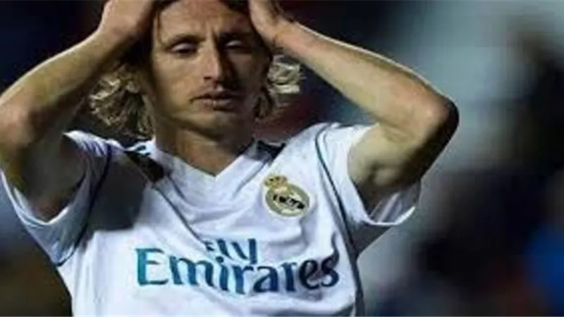 الشرطة تنقذ لاعبى ريال مدريد من غضب الجماهير