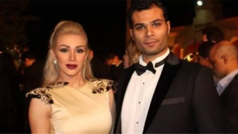 زوجة الفنان أحمد عبد الله محمود تتهمه بأكل حقوقها الماديه
