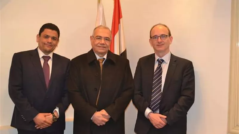 رئيس المصريين الأحرار يستقبل مدير مشروعات جامعة الملكة البريطانية