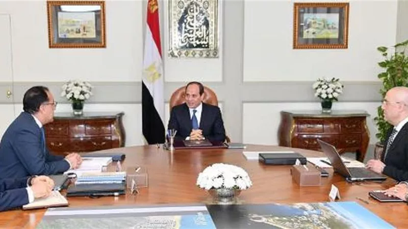 الرئيس يشدد على الالتزام بالجداول الزمنية لانهاء المشروعات القومية