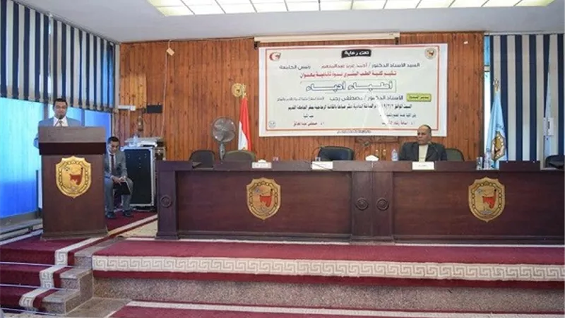 الشاعر مصطفي رجب في ندوة ثقافية بطب بشري سوهاج