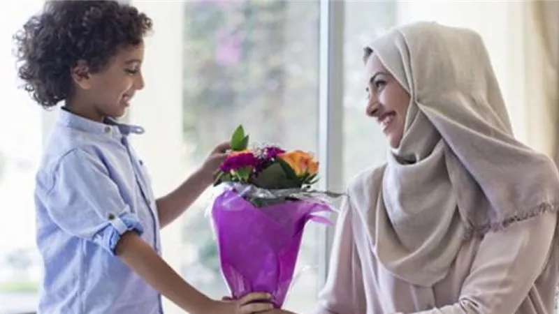ما حكم الاحتفال بعيد الأم ؟المفتي يجيب