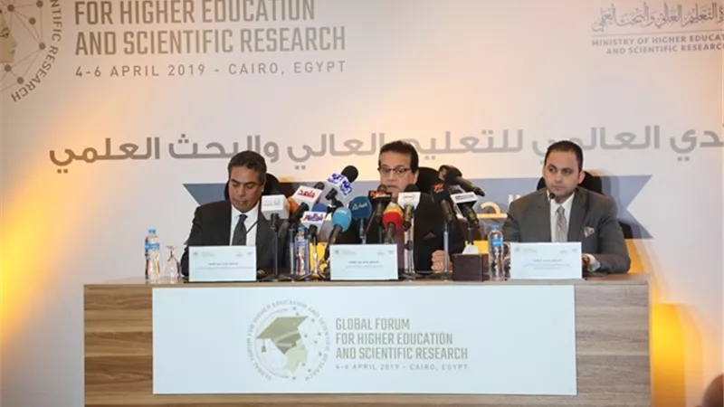 عبد الغفار يعلن تفاصيل الاستعداد للمنتدى العالمى للتعليم العالى..صور