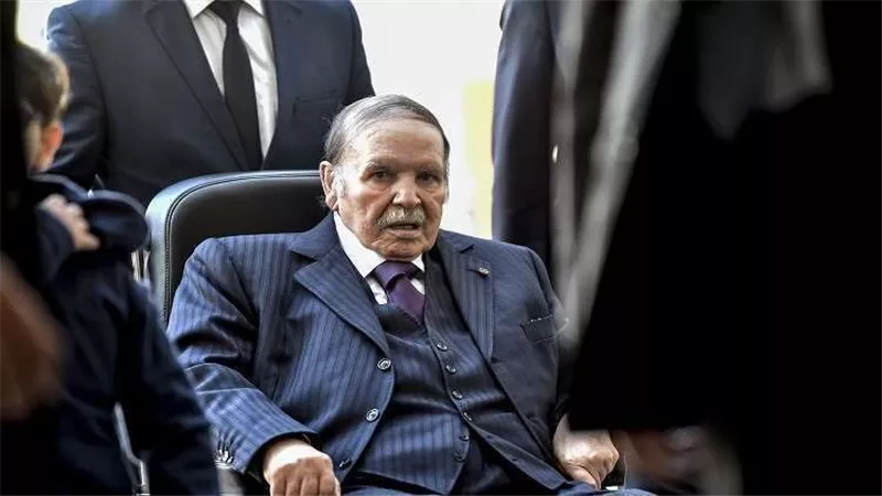 بوتفليقة فى حالة صحية حرجة بجنيف