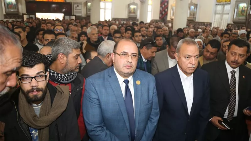 بالصور .. الهجان يشهد جنازة شهيد حادث حريق قطار محطة مصر