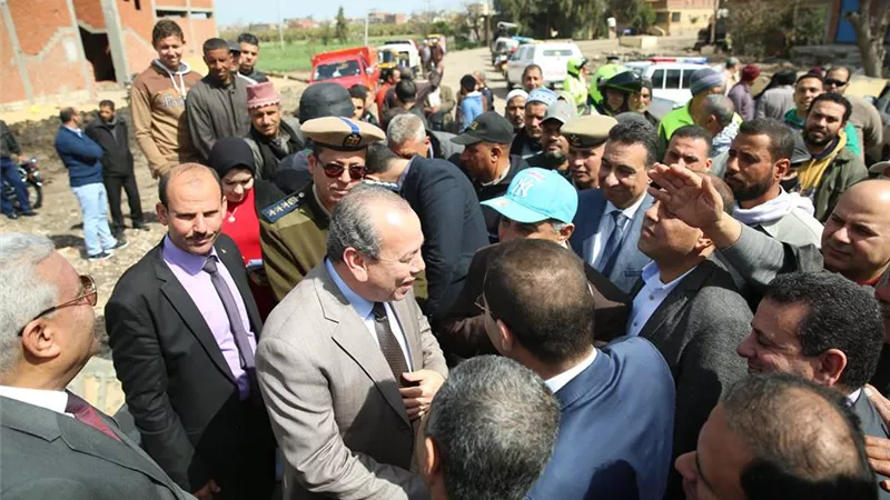 محافظ كفرالشيخ يلتقى بأهالي السيد خليل ويستمع لمطالبهم مشدداً بتحسين الخدمات والمرافق