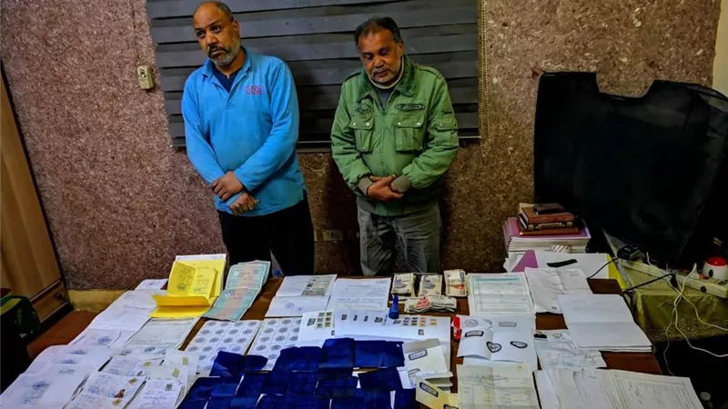 بالصور.. مباحث المرور تضبط أخطر تشكيل عصابي متخصص في تزوير المستندات بالجيزة