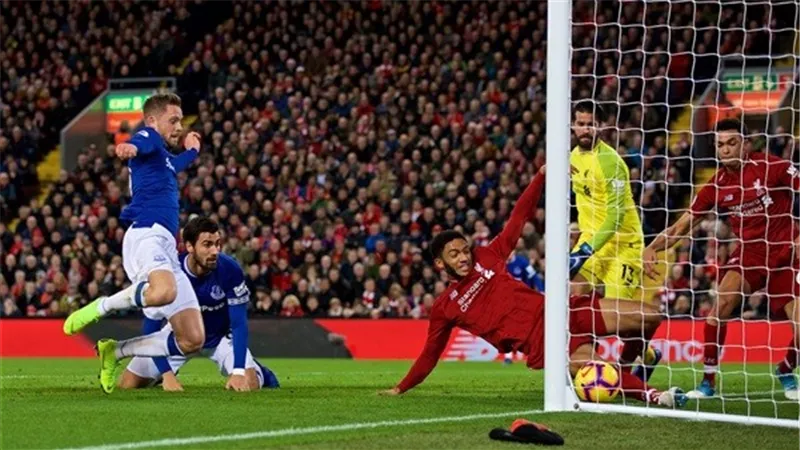 شوط أول سلبى بين ليفربول وأيفرتون بالدورى الإنجليزى