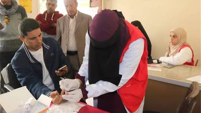 رئيس مركز الواحات البحرية يجري كشف حملة مليون صحة .. صور