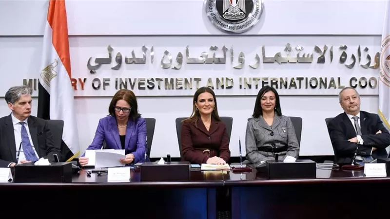 إطلاق تقرير التمكين الاقتصادي للمرأة بالتعاون بين وزارة الاستثمار والبنك الدولي.. صور