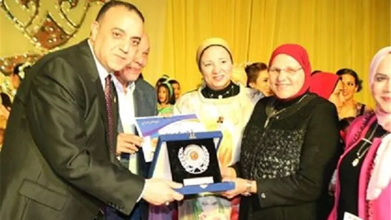 مجلس الشمس يكرم زوجة الشهيد هشام بركات في إحتفال الباليه السنوي
