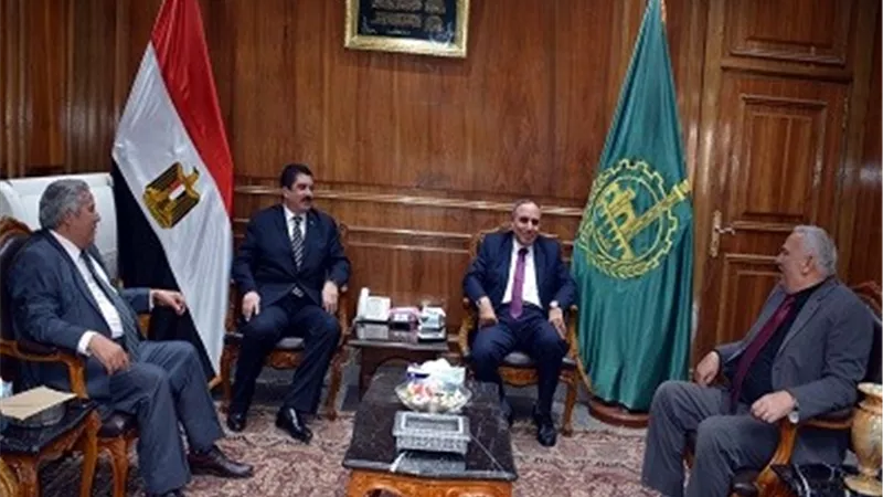 محافظ القليوبية يستقبل نقيب الصحفيين..ويؤكد الصحافة هي عين المسئول