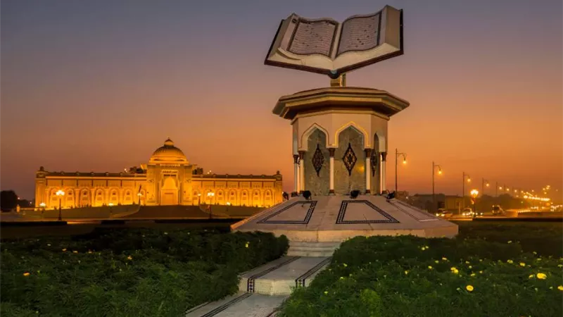 الشارقة تتسلم اللقب رسميا 23 ابريل 2019 للكتاب