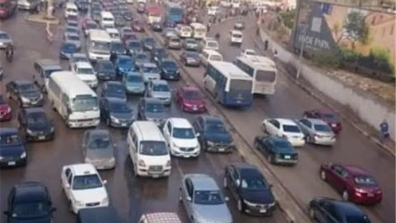 القابضة لمياه الشرب: سحب مياه الامطار من شوارع القاهرة والجيزة