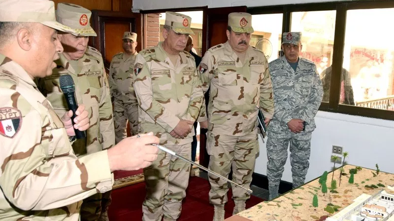 الفريق أول محمد زكى يتفقد أحد تشكيلات قوات الدفاع الجوى