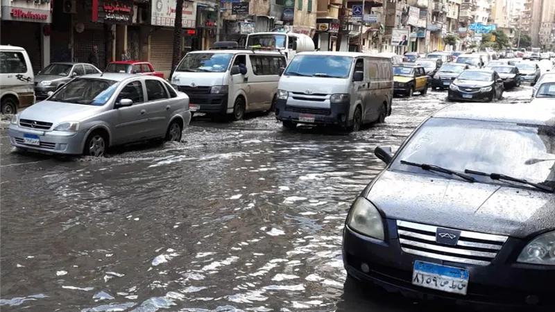 زعبيب امشيراغرقت الثغروانقطاع الكهرباء عن عدة مناطق بالمدينة