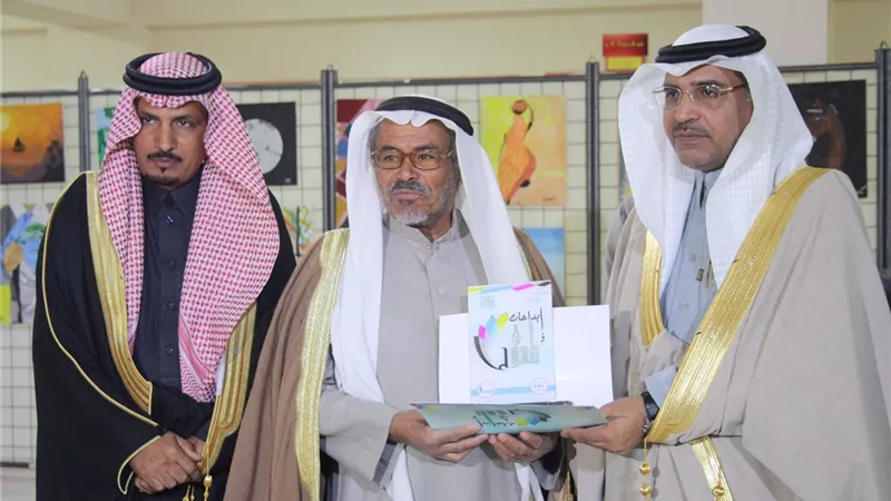 مدير تعليم تبوك ُيدشن معرض إبداعات وطموح بمحافظة البدع