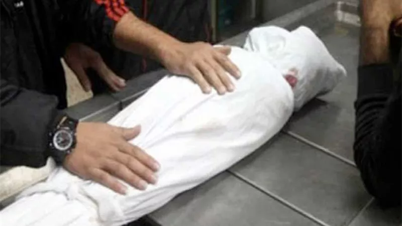 تقتل حفيدها بقضيب حديد. . بعد انفصال ابنها عن والدته