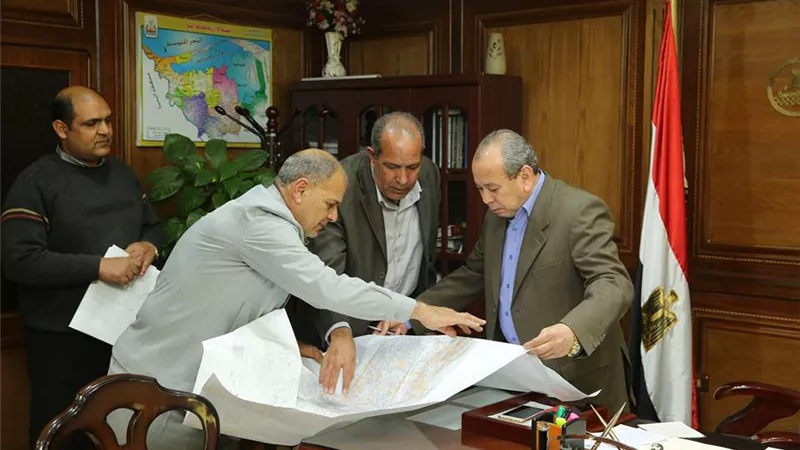 محافظ كفرالشيخ يعلن عن طرح مناقصة عامة لرصف مدينة فوه
