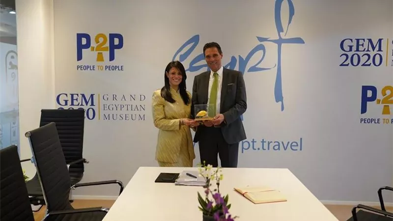 وزيرة السياحة تلتقي الرئيس التنفيذي لمجموعة توماس كوك