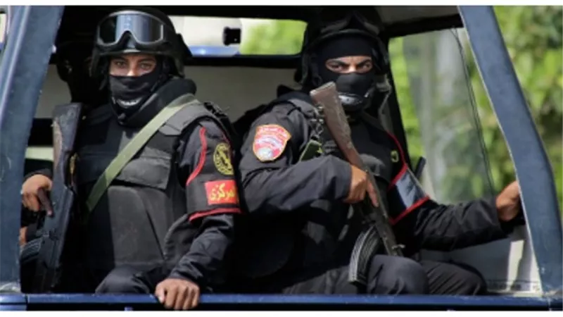 انباء عن اصابة ضابط وعدد من الارهابيين فى تبادل لاطلاق النار بالطريق الدائرى